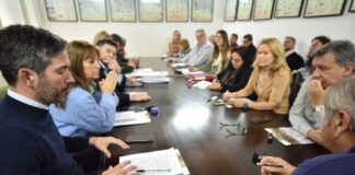 La provincia homologó acuerdos con los gremios docentes que garantizan estabilidad laboral