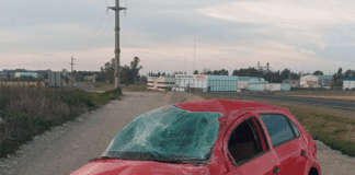 Se le reventó un neumático y dio varios tumbos