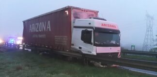 Un camión se chocó la cabecera del puente Ibicuicito en ruta nacional 12