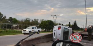 Choque y Vuelco en el ingreso a la ciudad
