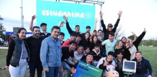 Culminó la Estudiantina y la Escuela «Industrial» se llevó el primer premio
