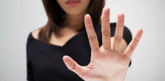 Colón: Una abogada fue agredida mientras atendía una clienta