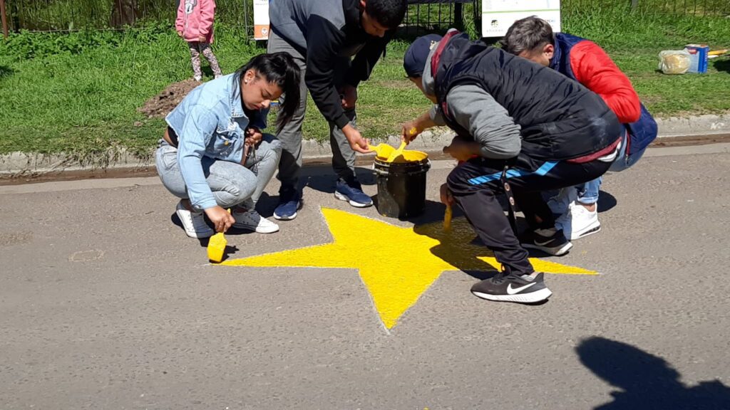 Pintaron una estrella amarilla en memoria de Veloso Mauricio Exequiel