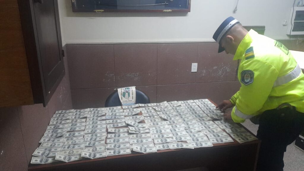 Detienen a dos estafadores vinculados por hechos de estafas en Gualeguay y pretendían salir de la provincia