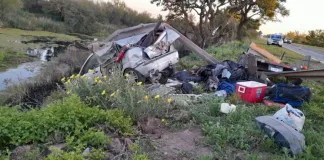 RN12; Un auto con un tráiler despistó en la cabecera del puente “Arroyo Chajá”