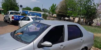 Un hombre salió a probar un auto y lo robó