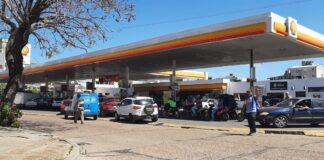 Las petroleras prometen normalizar el abastecimiento de combustibles en los próximos días