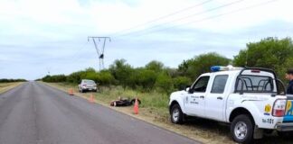 Ruta 39: Un pozo provocó el reventón de una cubierta a un motociclista, provocando su caída
