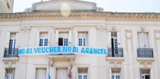 Desde la UNER se manifestaron por la educación gratuita, Bajo el lema “No al voucher, no al arancel”