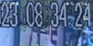 Una camioneta chocó un auto estacionado y se dio a la fuga