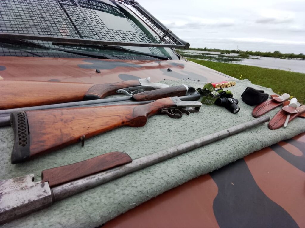 Se dieron a la fuga al ver un control policial y le secuestraron armas de fuego