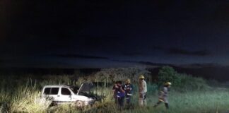 RN12: Un utilitario despistó quedando entre los pastizales