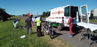Brazo Largo; Una moto con dos ocupantes habría mordido la banquina por el fuerte viento