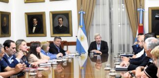 El gobierno ofreció el 12,8% de aumento con haberes de diciembre