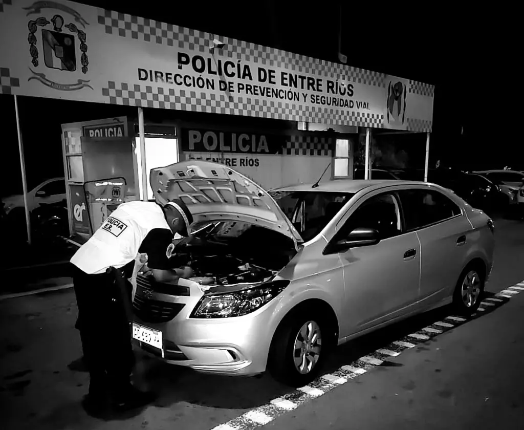 Brazo Largo: Uruguayense circulaba en un auto robado  