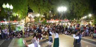 Con un sentido homenaje a Ferrari, comenzaron las Escenificaciones Teatrales
