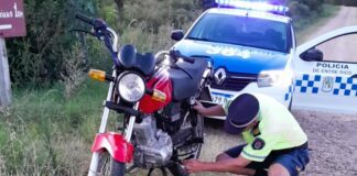 Concepción del Uruguay: Encontraron abandonada una moto robada recientemente, camino a San Cipriano