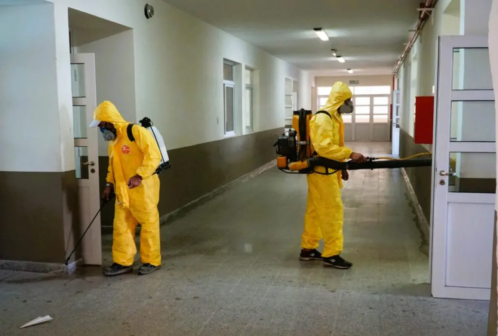 Se realiza la fumigación de los comedores de escuelas de Colón