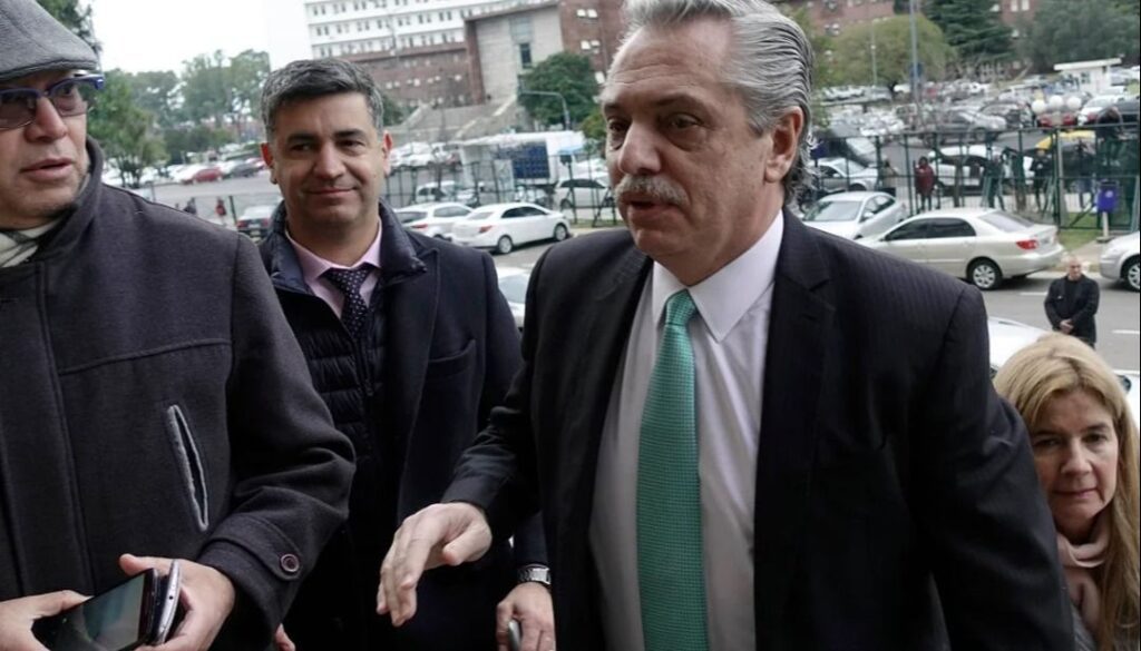Imputaron a Alberto Fernández por las contrataciones de seguros en el Estado a través de un broker amigo
