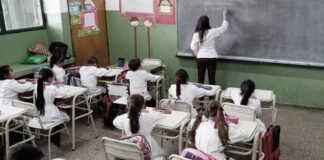 Gremios docentes analizarán la oferta salarial del gobierno provincial