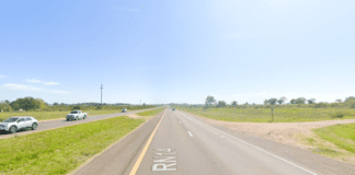 Circulaba por la Autovía en su motocicleta y se le reventó la rueda trasera, su acompañante sufrió lesiones