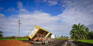 Vialidad trabaja en la restauración del camino de San José a 1° de Mayo