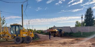 Continúan con los arreglos en calles de tierra