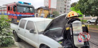 Una camioneta sufrió un principio de incendio