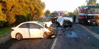 Fatal accidente en Crespo, dos vehículos chocaron de frente, hay tres fallecidos