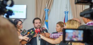 El gobierno destacó el acuerdo paritario y resaltó el diálogo permanente con los gremios