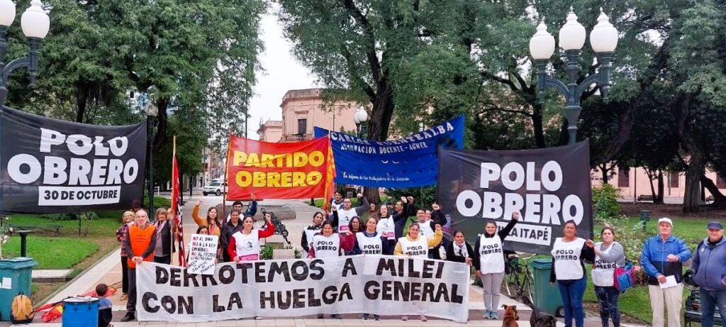 Se realizó el acto independiente del 1° de mayo en Plaza Ramírez