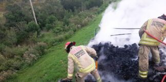 Autovía 12: un camión cargado de carbón se incendió