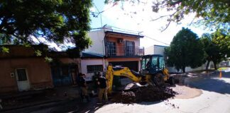 Trabajaron sobre la rotura de un caño en Bv. 12 de Octubre