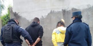 Pareja detenida tras sustraer elementos de un camión