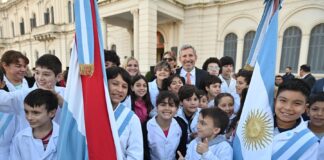 El gobernador encabezó el acto por el Día de la Bandera de Entre Ríos