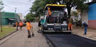 Comenzó la etapa final de repavimentado en calle Posadas