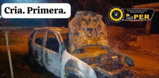 (Video) Se incendió una camioneta en la madrugada