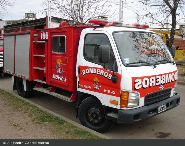 Dos intervenciones simultáneas de los bomberos voluntarios