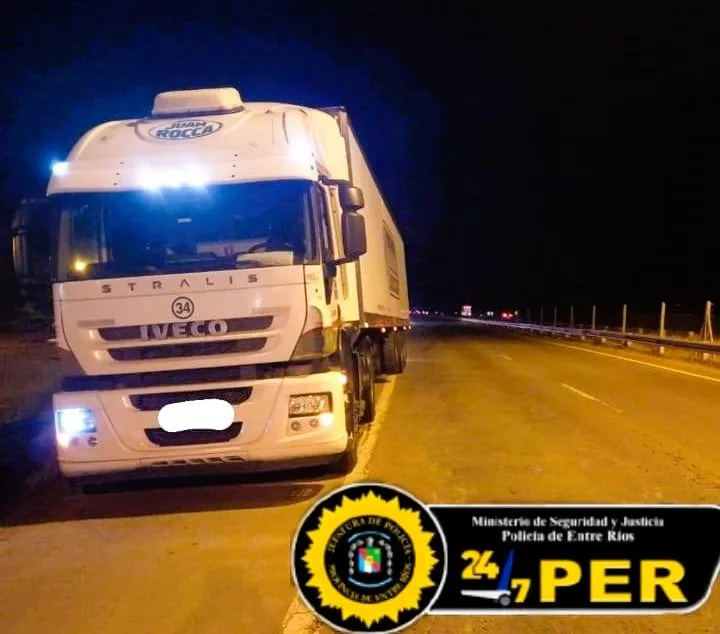 Ruta 14: Un camión chocó un peatón dejándolo con lesiones graves