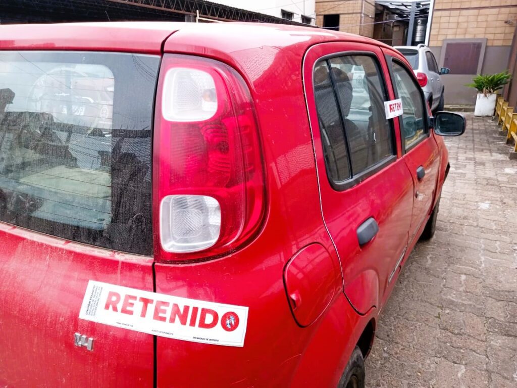 Convocan a propietarios de autos y motos retenidas