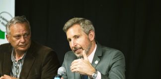 El gobernador afirmó que su gestión finalizará las obras nacionales discontinuadas