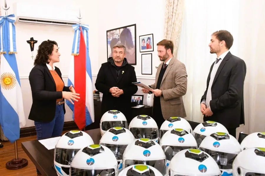 Entrega de Cascos para Fortalecer la Prevención y Seguridad Vial en Concordia