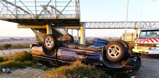 Tres personas heridas en un vuelco en el Autovía Artigas