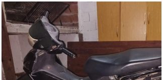 La policía demoró a un menor y recuperó en un operativo una moto robada