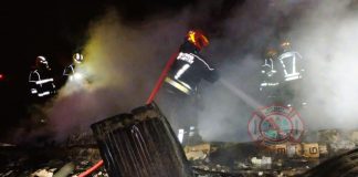 Incendio durante la madrugada, bomberos intervinieron en una vivienda detrás del peaje de Colonia Elia