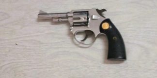 Una mujer intento ingresar a un partido de futbol armada, detuvieron también a la pareja por agredir a un funcionario policial