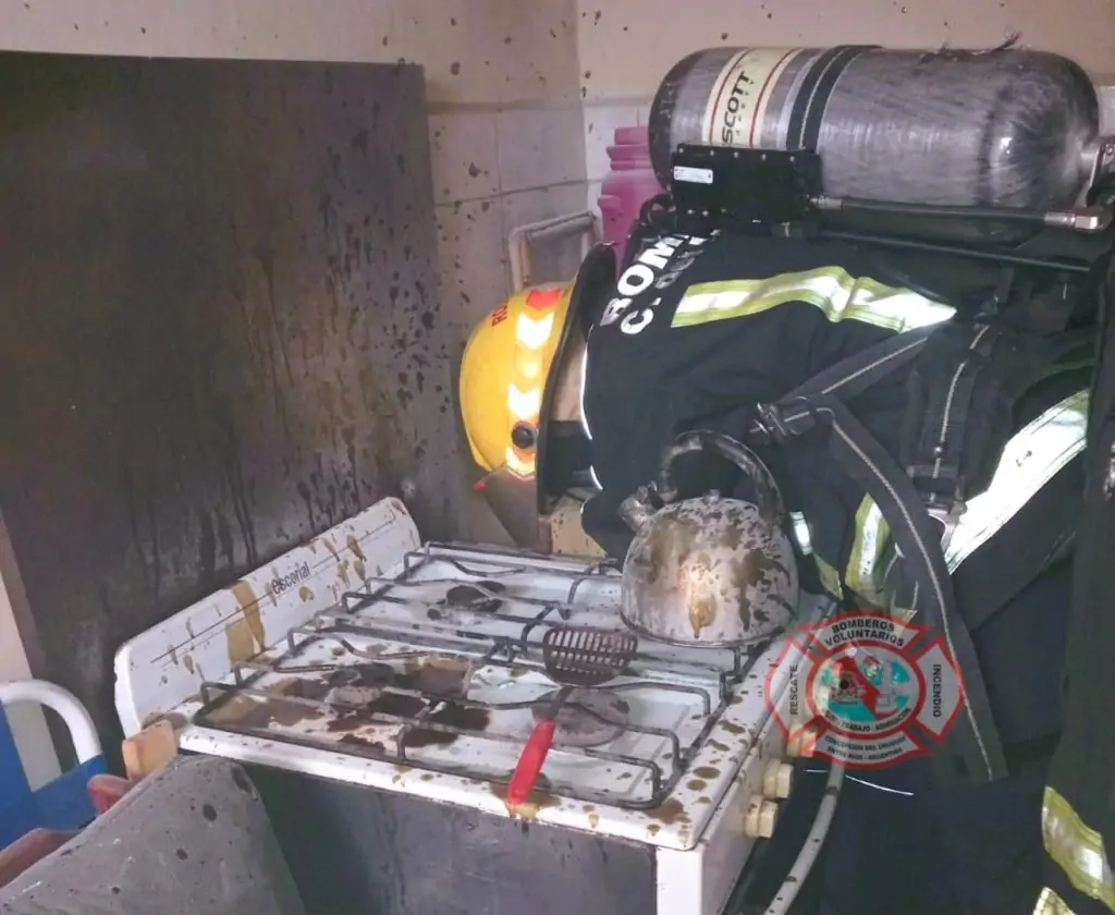 Principio de incendio en una vivienda del Barrio 144 Viviendas