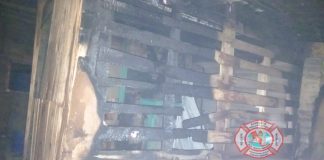 Incendio en vivienda precaria moviliza a bomberos dos veces en la misma noche