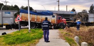 Formación Ferroviaria Choca con un Camión en Concordia