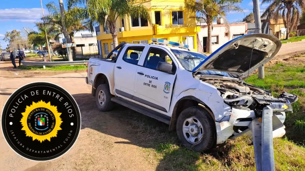 Accidente en San José: colisión entre móvil policial y automóvil particular